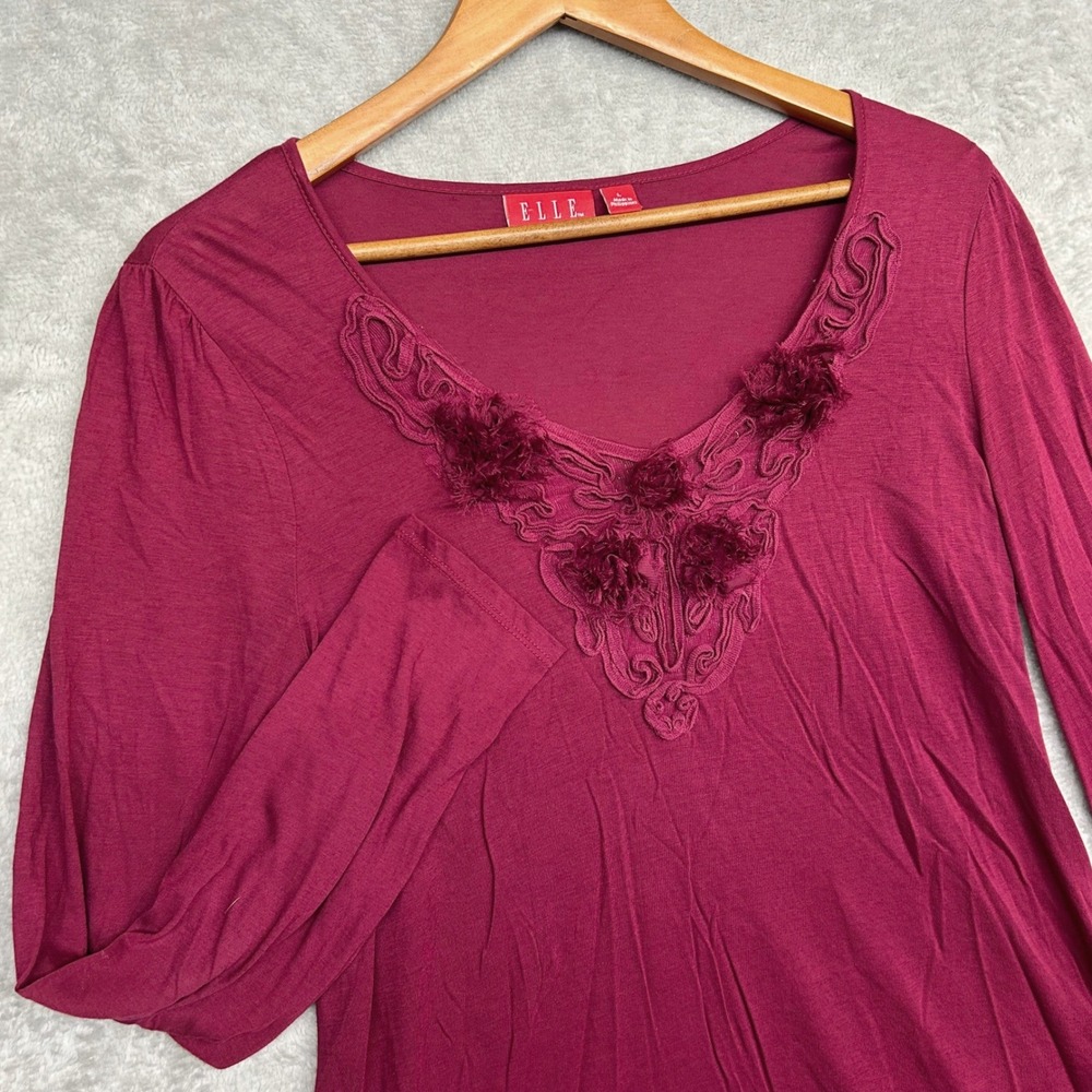Elle Burgundy Red Size Large LS Top Romantic Applique Dainty Whimsigoth Chic